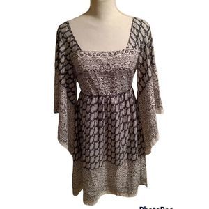 Last chance! Pretty Handkerchief Sleeve Midi Dress